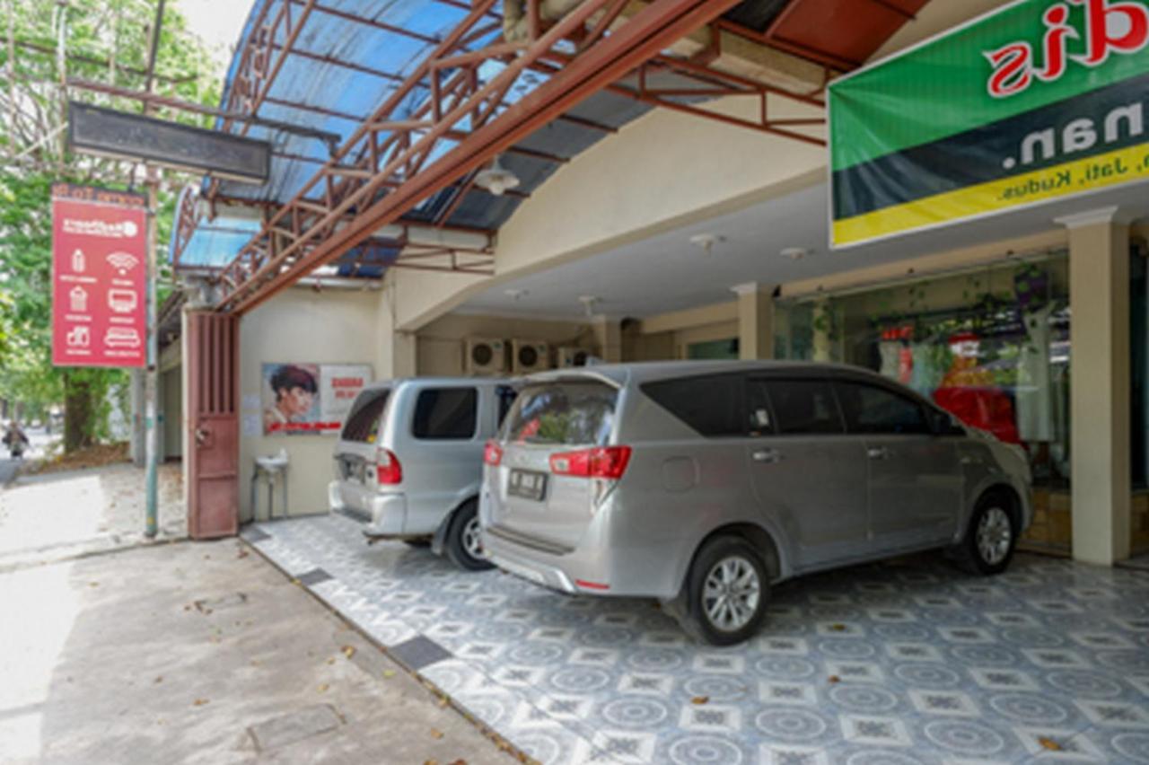 เรดดอร์ซ เนียร์ อาห์หมัด ยานี โมนูเมนต์ พาร์ค คูดัส Hotel Kudus ภายนอก รูปภาพ